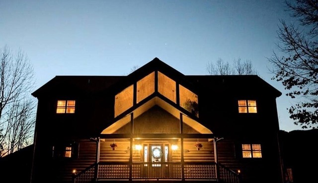 Soaring Eagle Cabin Stay