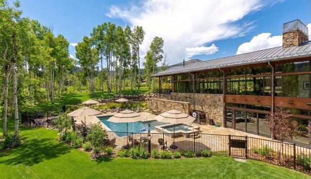 Solstice ☀️ Summit Sky Ranch 🏔️ Zero Cleaning or Pet Fees 💦 Year Round Pool