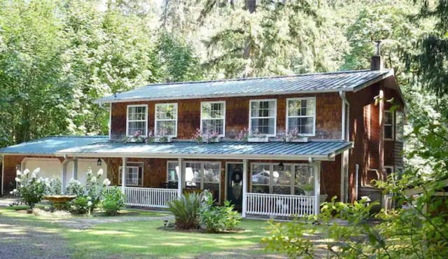 SomeTyme Place Cottage by the River