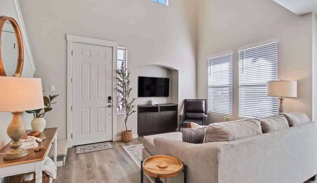 Sophisticated 3 bedroom townhome