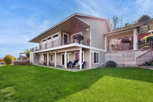 South Lakeshore Waterfront Oasis