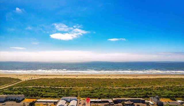 Spacious 2BR Condo in Ocean Shores | Sleeps 6