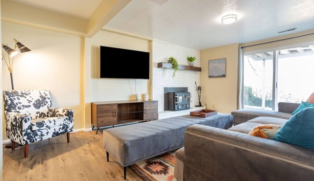 Spacious 3BR Basement Apt | Airport, Work, Ski