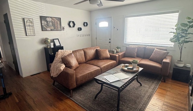 Spacious 4-bedroom house with WiFi and AC in charming Pocatello
