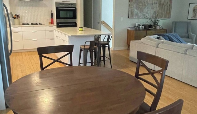 Spacious 4-bedroom house with WiFi, AC in awesome Portland