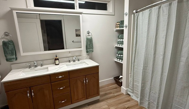 Spacious 4-bedroom townhome in excellent Spokane near town