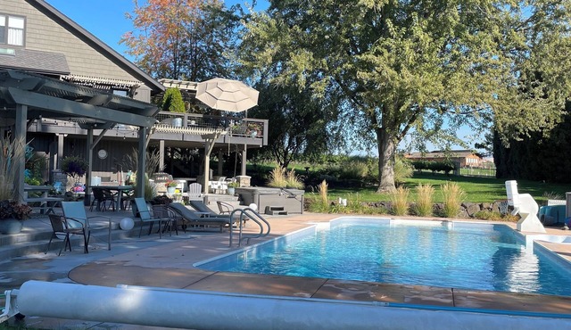 Spacious 4-bedroom house in lovely Walla Walla with pool and fitness room