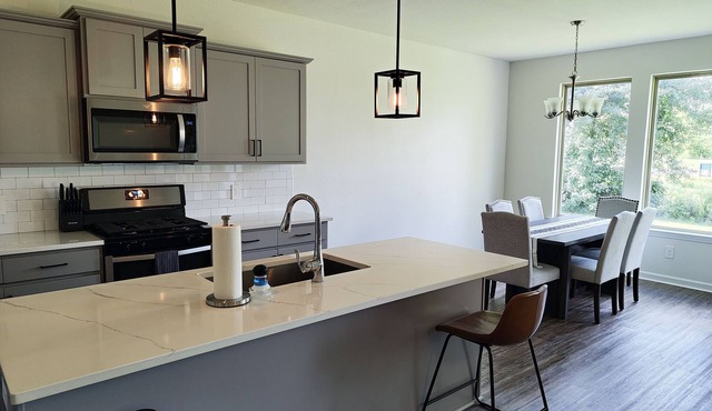 Spacious & Comfortable 3 Bedroom Home in Golf Course Community