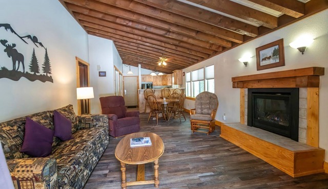 Spacious Condo near Yellowstone Park