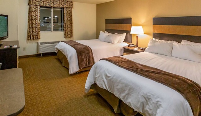 Spacious Dickinson Retreat – 2 Full Beds for Friends or Family Near Attractions