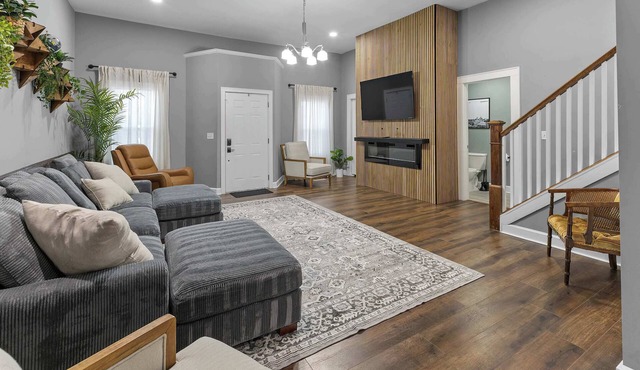 Spacious Downtown Retreat Near the Childrens Museum