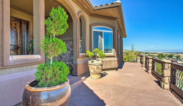 Spacious Grand Junction Home w/Mountain View