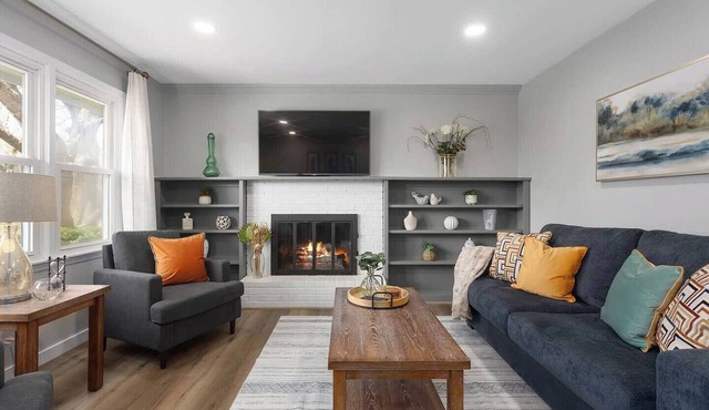 Spacious King Beds! Quiet & Walkable | Fenced Yard in Lenexa