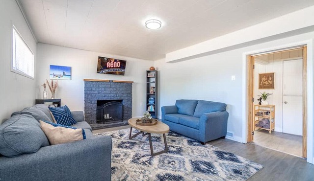 Spacious Pet-Friendly Retreat 4BR Grill 5 Beds