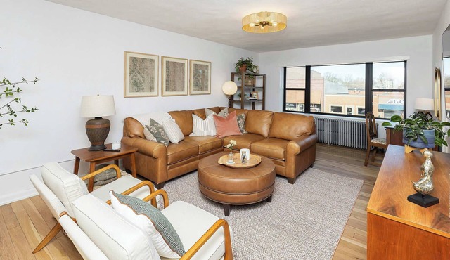 Spacious Story City Retreat Prime Location