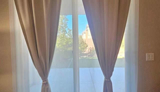 Spacious studio in fabulous Las Vegas with WiFi, AC