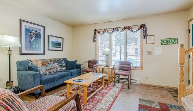 Spacious townhouse with ski & mountain views, deck, grill, & fireplace