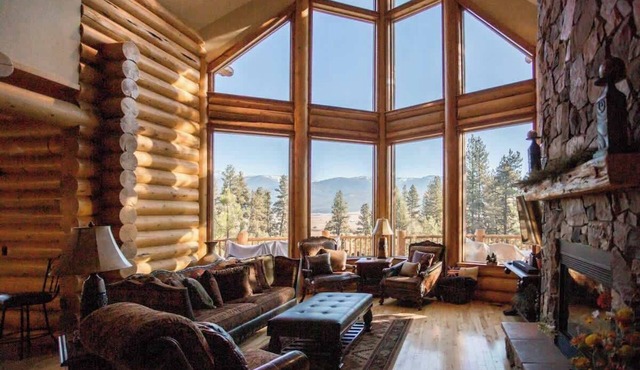 Spectacular Mountain Getaway for Large Groups