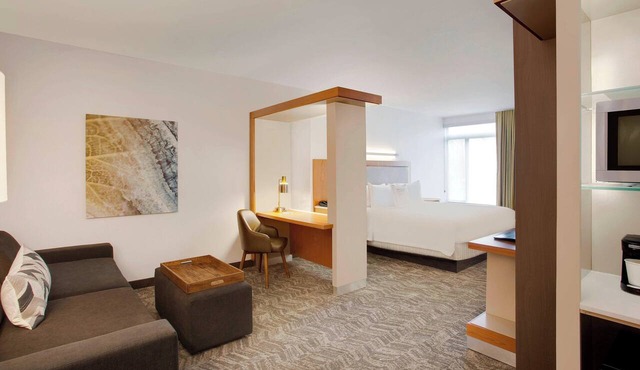 Springhill Suites Marriott Airport in Windsor Locks