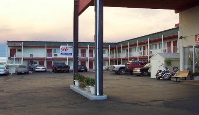 Stagecoach Motel