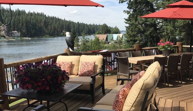 Star Lodge Lakefront Rental with Boat Slip