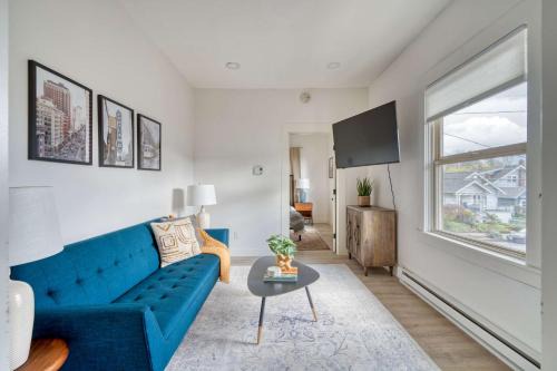 Stay Portland - Mt Tabor Retreat - Local Eateries - Shops - Bars