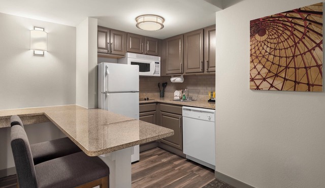 Staybridge Suites Indianapolis-Airport by IHG in Plainfield