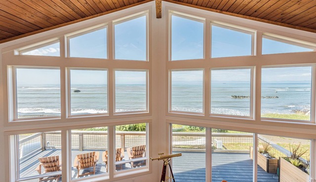 Strait Surf - A Quiet Waterfront Escape