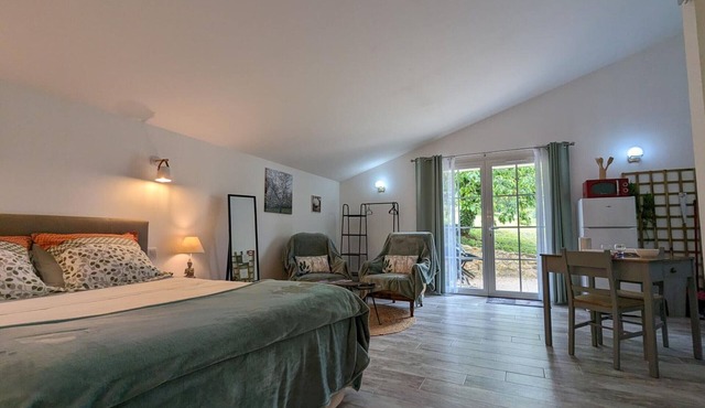 Studio Châteauneuf-sur-Charente, studio flat, 2 persons in Châteauneuf-sur-Charente