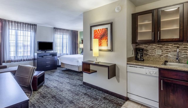 Studio | Free Breakfast, Indoor Pool & Hot Tub