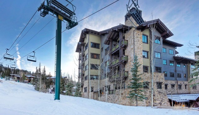 Studio in Empire Pass with Mountain Views