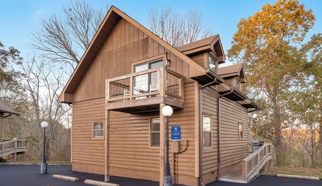 Stunning 4 Bedroom Chalet .5 Miles from Dale Hollow Lake