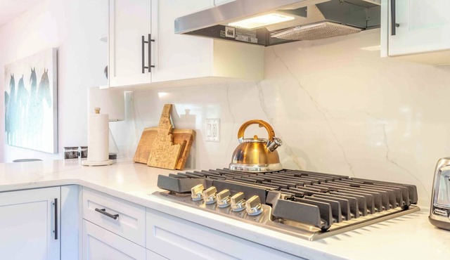 Stunning Elkhorn Condo with Sauna, Hot Tub, + More!