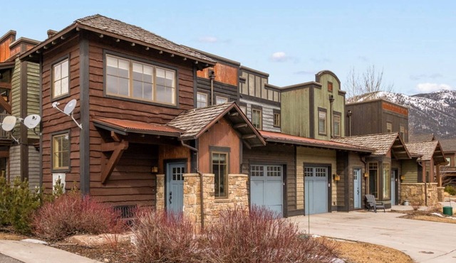 Stunning, Modernized Town Center Home! Hot Tub! 15 Min Drive to Resort!