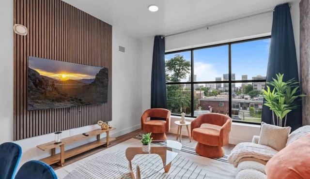 Stylish 2BR | Pool, Central SLC, Great Access