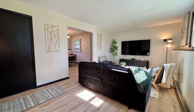 Stylish Clean 2 Bed 1 Bath Center of Grand Forks