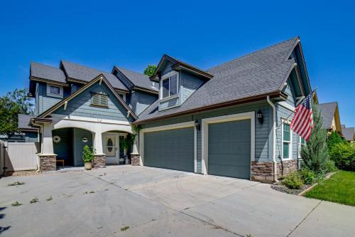 Suburban Treasure Valley Home w/Fenced Backyard