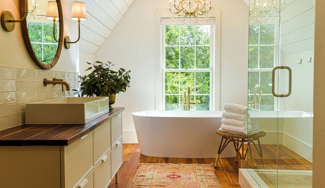 Suite 3 at Kubli Haus Luxury, Style & Location, 1 block to Britt