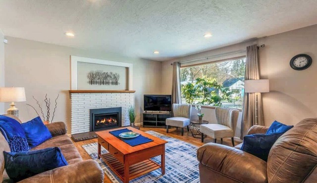 Summer Family Retreat Near Downtown CDA With Fire Pit