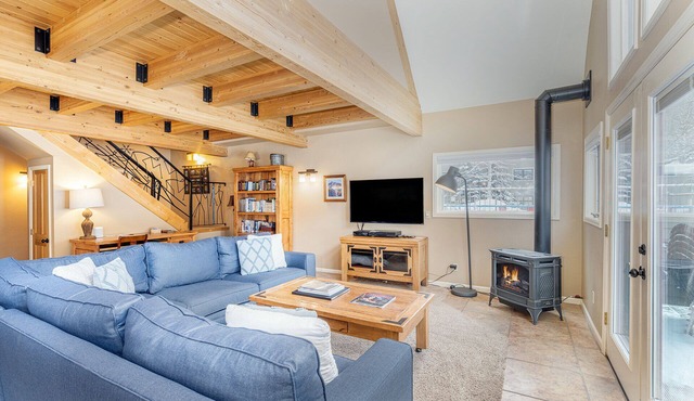 Summer Sun & Fun on the River Trail | private deck + hot tub + heated pool