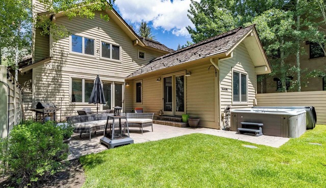 Sun Valley Hillside Home | Hot Tub + Mountain Views