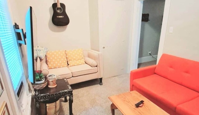 Sunfield: Cozy Pets Welcome Family Downtown Nr ISU