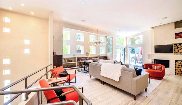 Sunny, gorgeous contemporary home, close to downtown Ketchum.