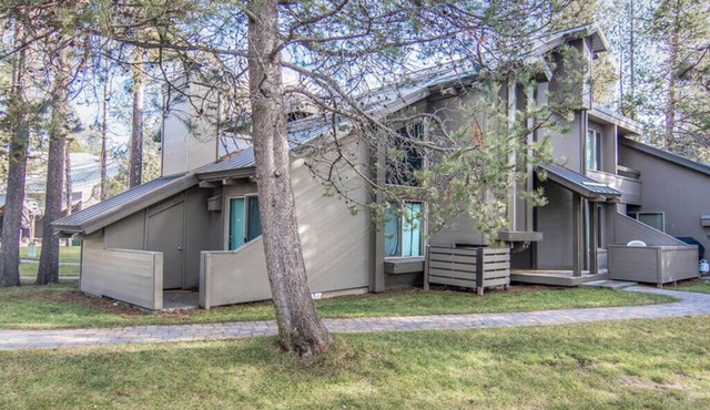 Sunriver Getaway with Access to Exclusive Golf