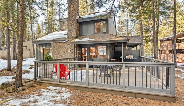 Sunriver Nostalgia - Walk to Sunriver Village, SHARC passes, HOT TUB
