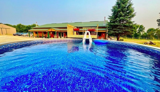 Sunset Lodge 9 BedroomLodge W/Hot Tub & Pool