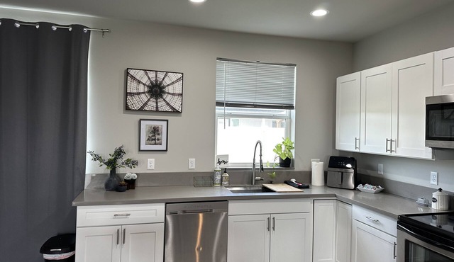 Sunsets! 4 Bd 2 Ba spacious NEW home in Heritage Farms Subdivision Super Clean!