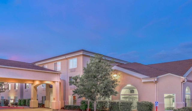 Super 8 by Wyndham Heyburn