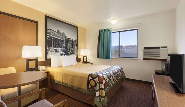 Super 8 by Wyndham Wall