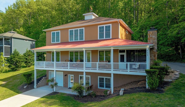 Super Spacious | Big Patio | Hot Tub | #1 Location in Silver Point